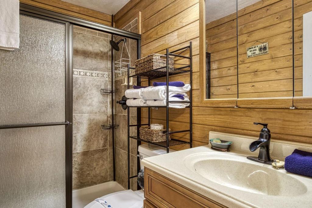 Four Bears Den Chalet *