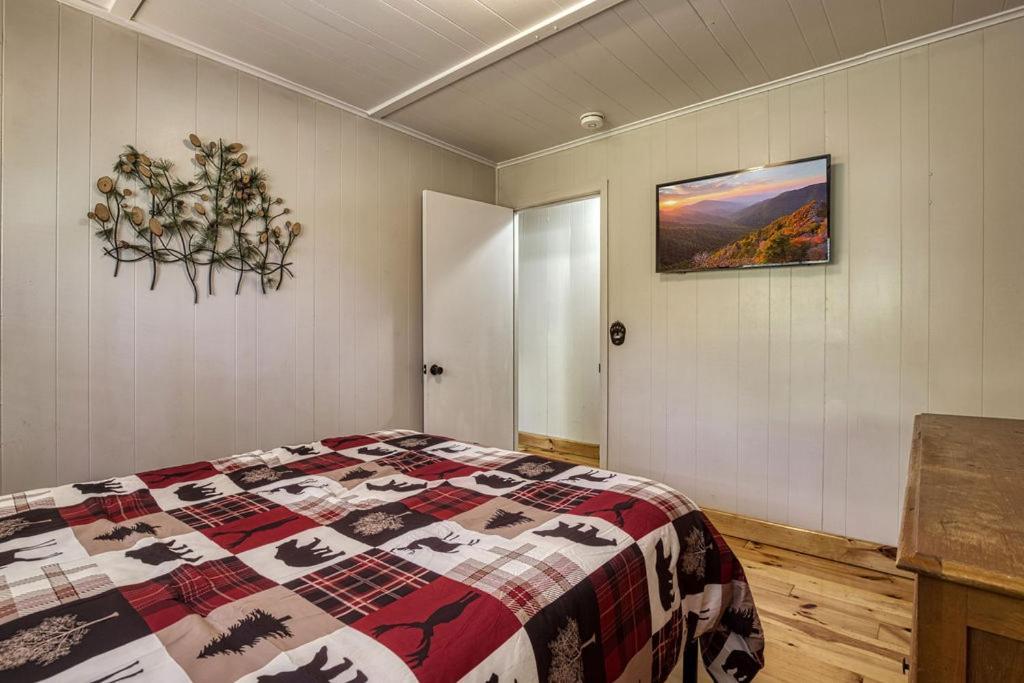 Chalet Four Bears Den