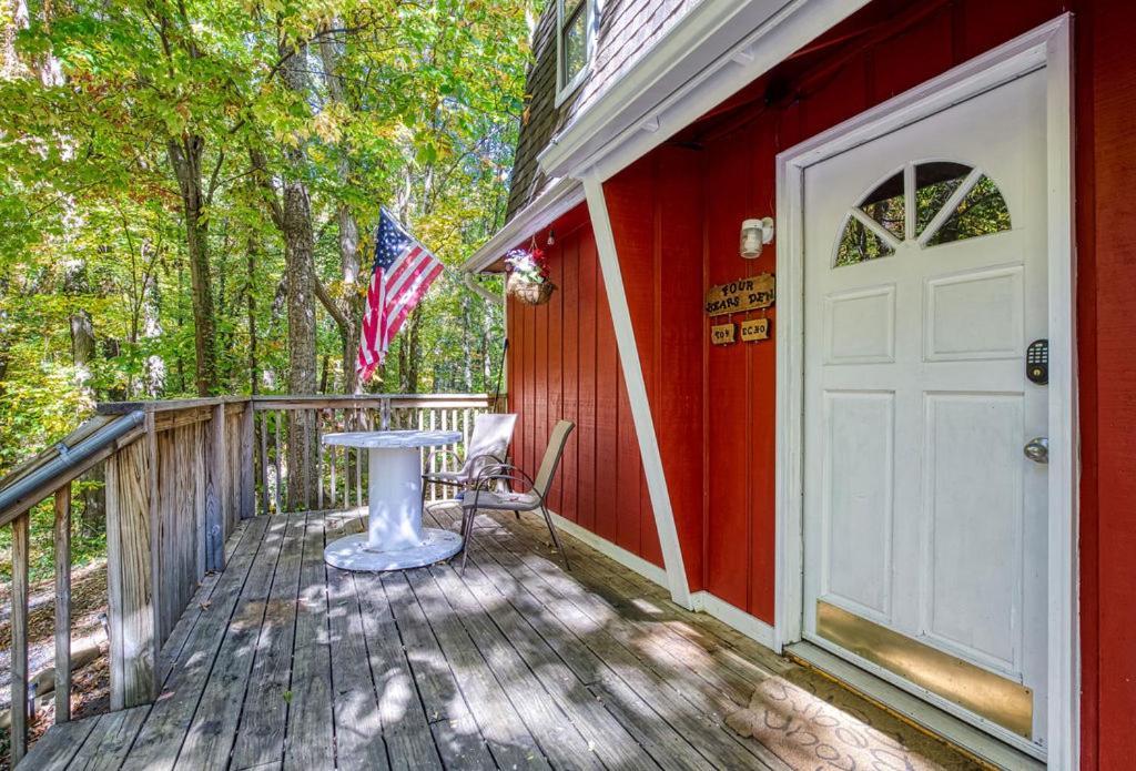 Four Bears Den Chalet