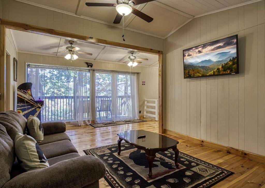 Four Bears Den