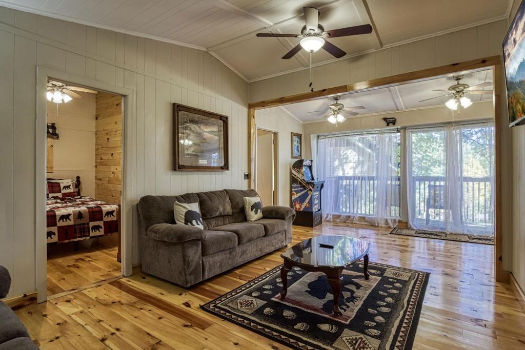 Four Bears Den Chalet Gatlinburg